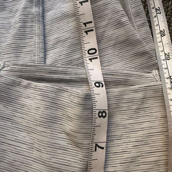 Lululemon train times 7/8 leggings small - Picture 4 of 7